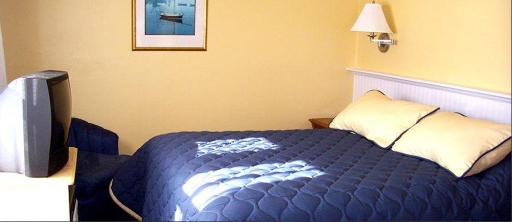 Seawinds II Hotel Денис Порт Екстериор снимка